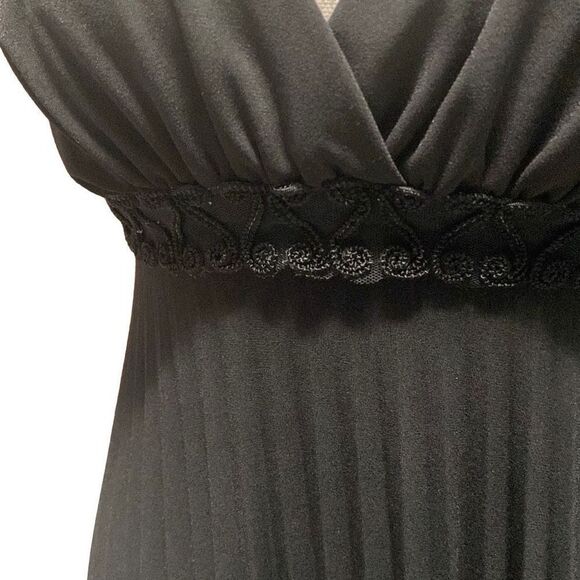 Madame D Black Chemise Lingerie Pleated Skirt Midi Adjustable Straps Size Small? - Picture 5 of 8